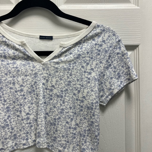 Brandy Melville crop top - Picture 2 of 4